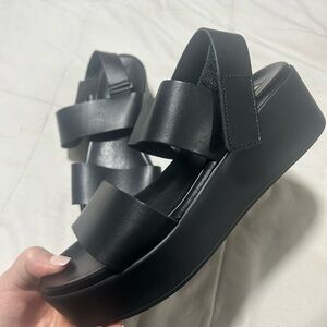 Steve Madden Black Platform Sandals